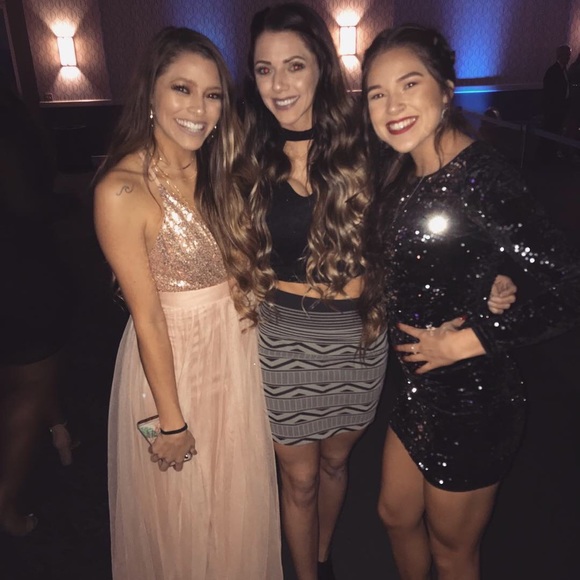 Long formal pink sequin and toole dress - Picture 7 of 9